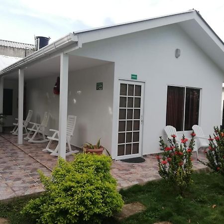 Apartamentos Turisticos Dona Flor San Andrés Eksteriør billede